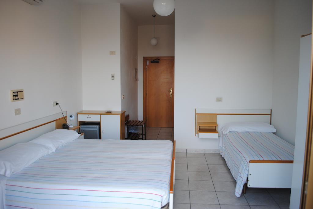 Hotel Villa Edelweiss Chianciano Terme Habitación foto